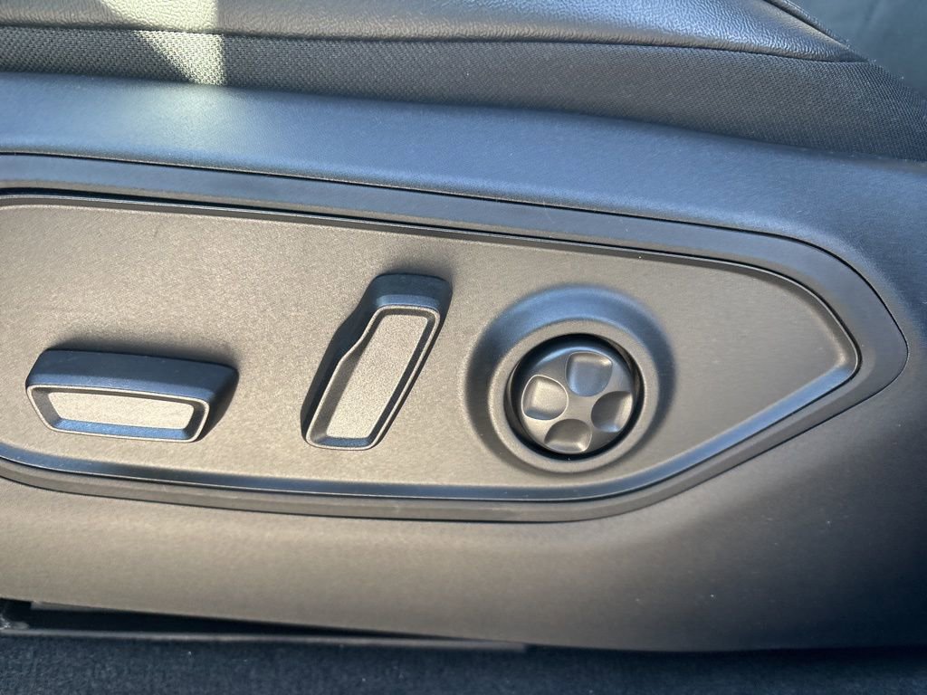 New 2025 Jeep Grand Cherokee L Laredo image 12