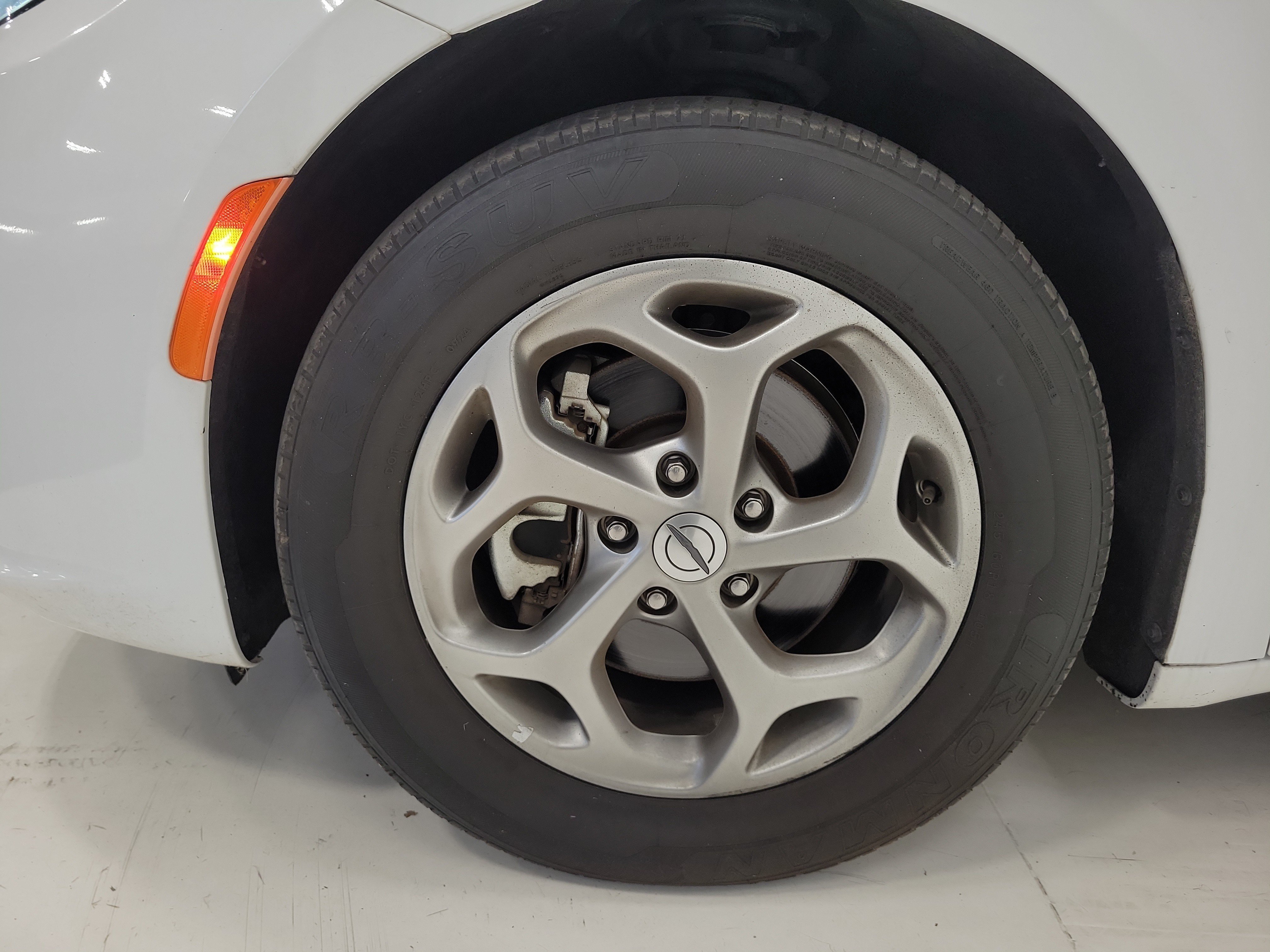 Used 2023 Chrysler Pacifica Limited FWD image 8