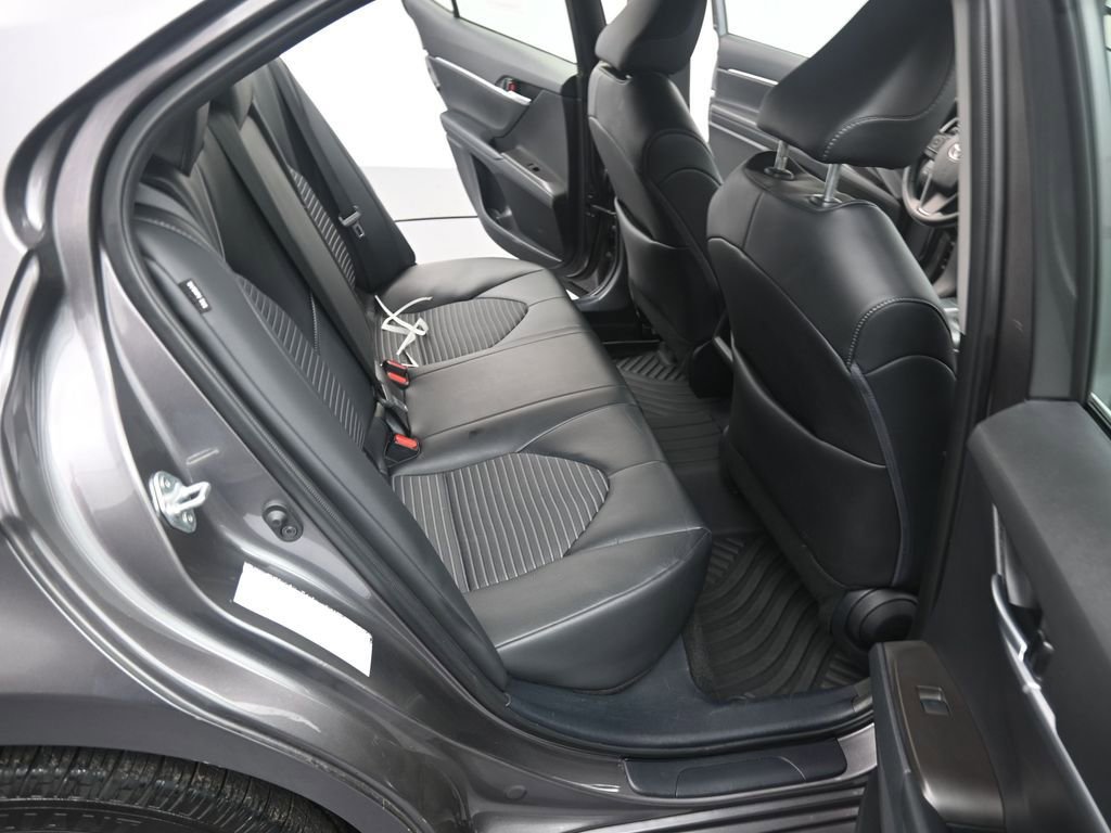 Used 2024 Toyota Camry SE image 18