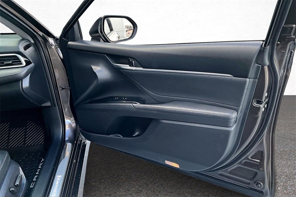 Certified 2018 Toyota Camry XLE image 27