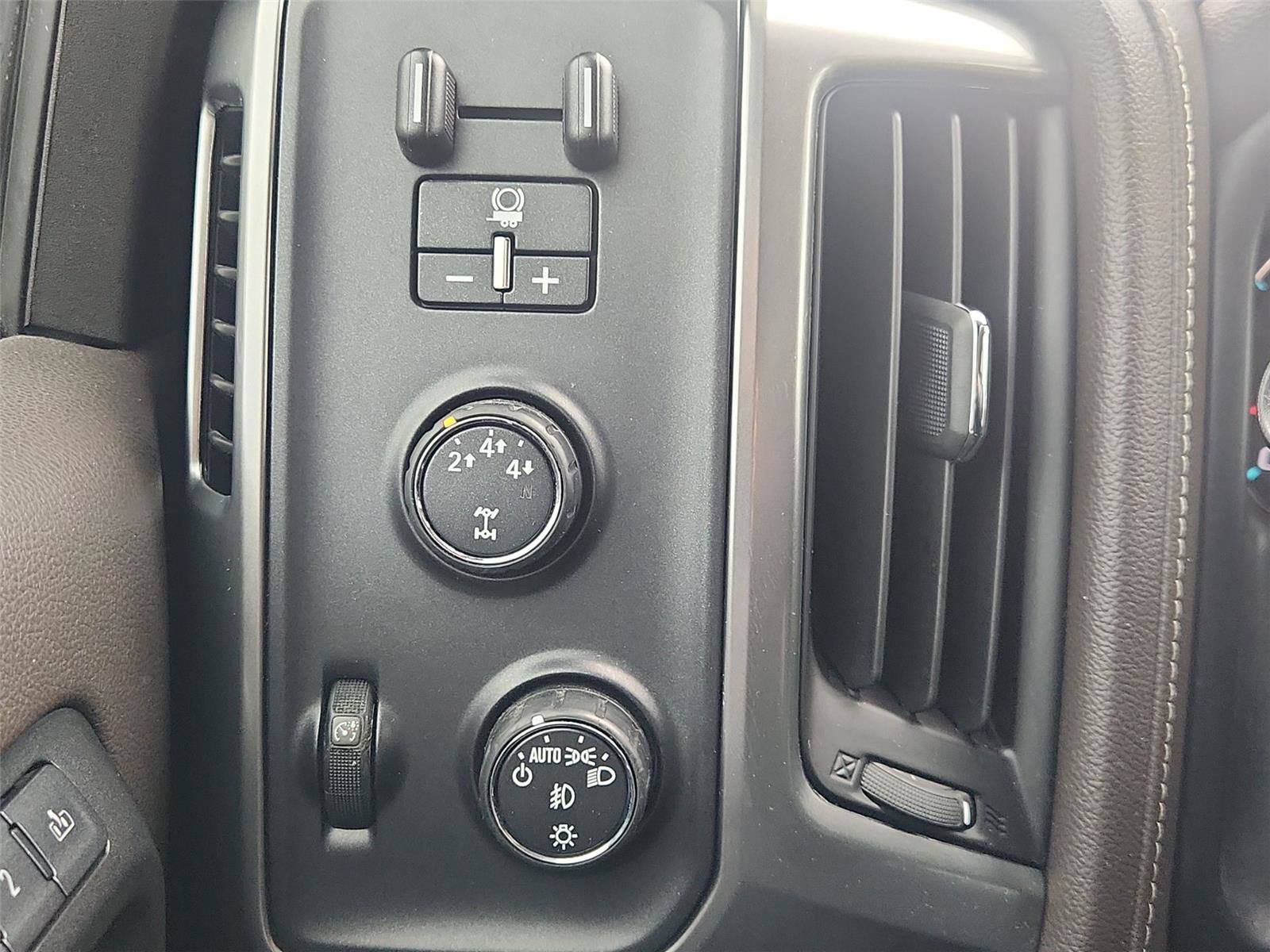 Used 2016 Chevrolet Silverado 2500 LTZ w/ LTZ Plus Package AWD/4WD image 17