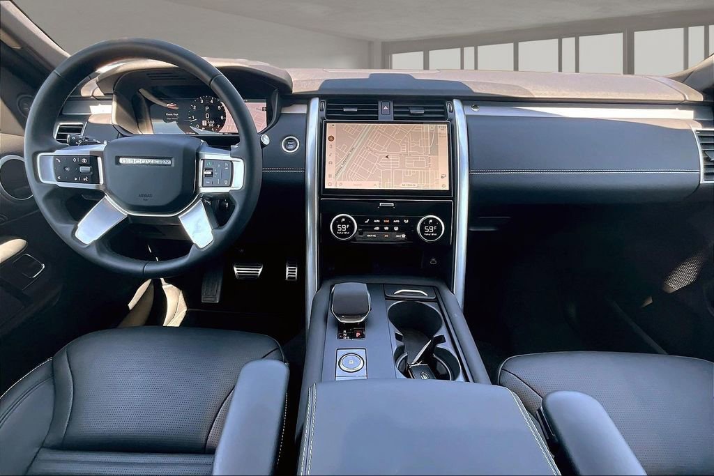 Certified 2025 Land Rover Discovery Dynamic SE AWD/4WD image 15