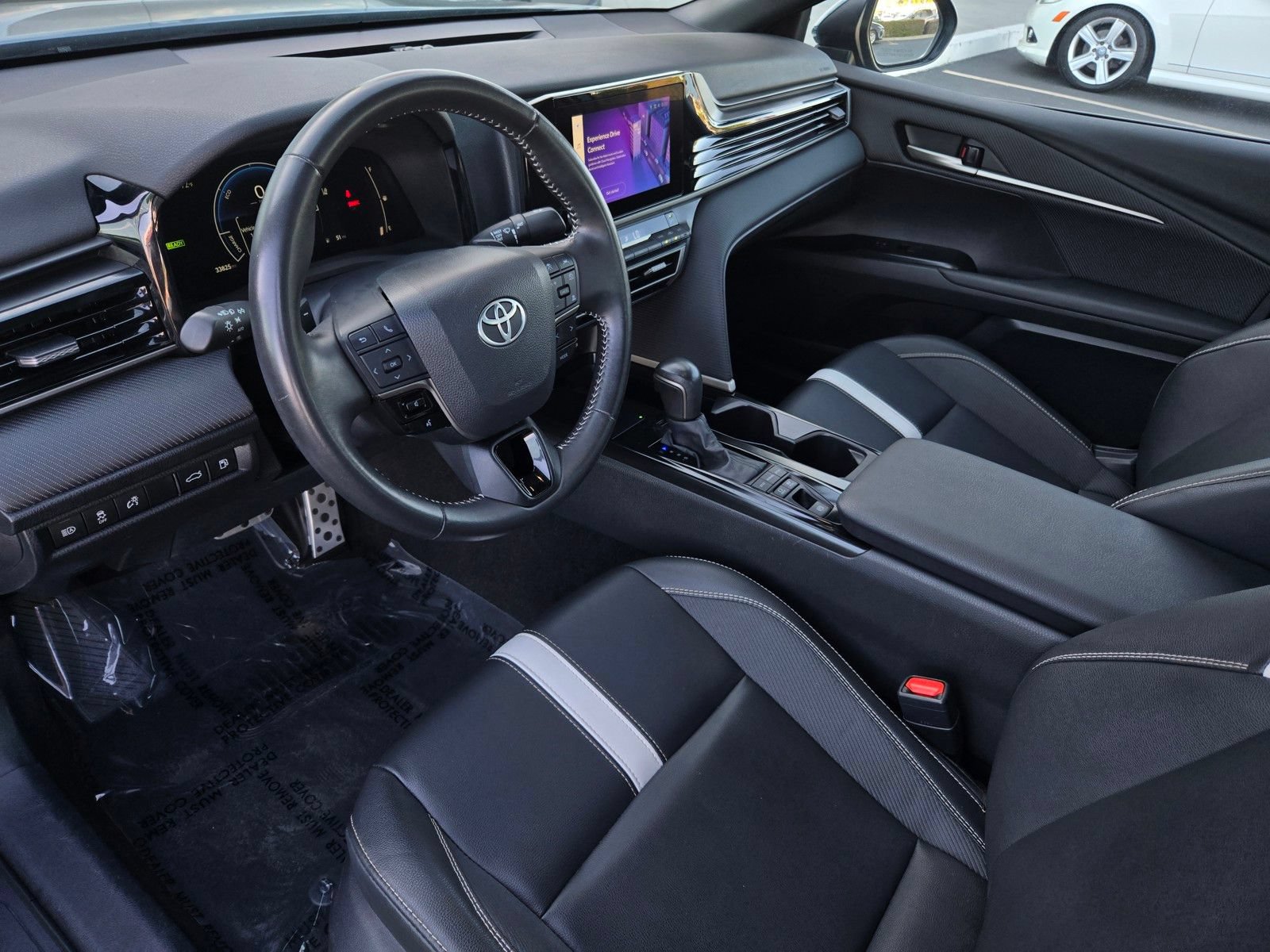 Used 2025 Toyota Camry SE FWD image 7