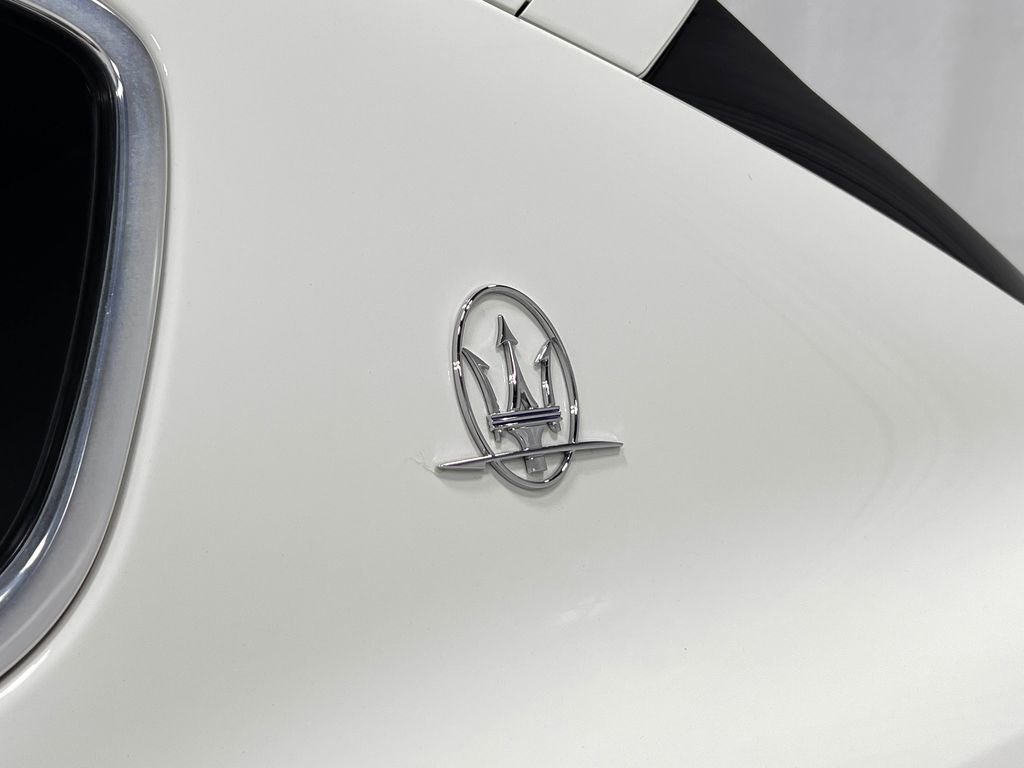 Used 2018 Maserati Levante S GranSport image 45