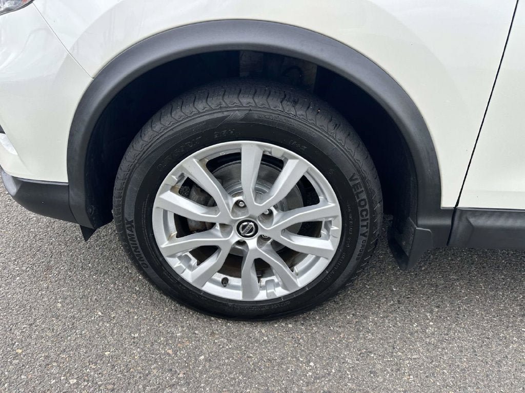 Used 2020 Nissan Rogue Sport SV AWD/4WD image 7