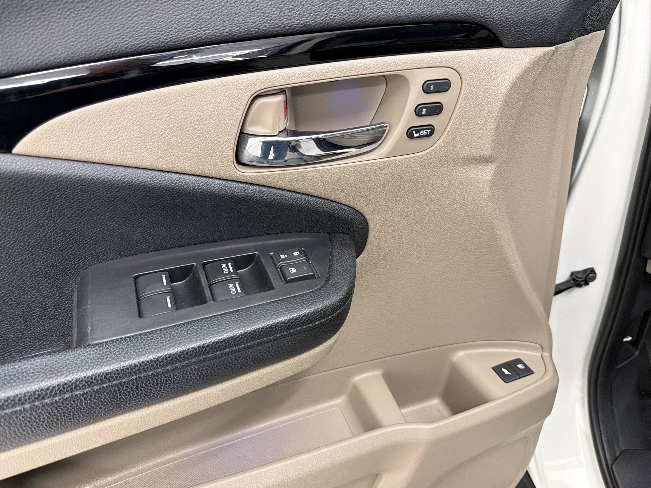 Used 2017 Honda Pilot Elite image 31