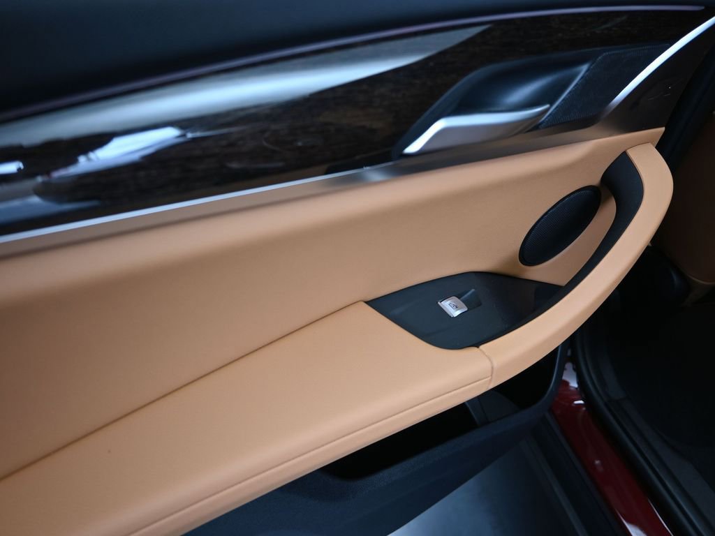 Certified 2025 BMW X4 xDrive30i image 14