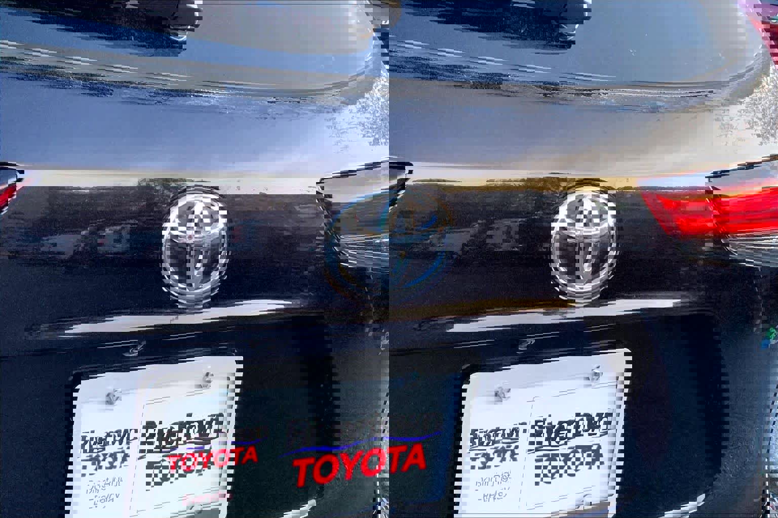 Used 2021 Toyota Highlander XLE image 10