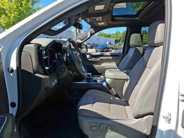 Used 2022 GMC Sierra 1500 SLT w/ SLT Convenience Package AWD/4WD image 13