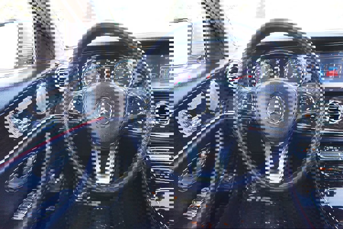 Used 2017 Mercedes-Benz E 300 image 21