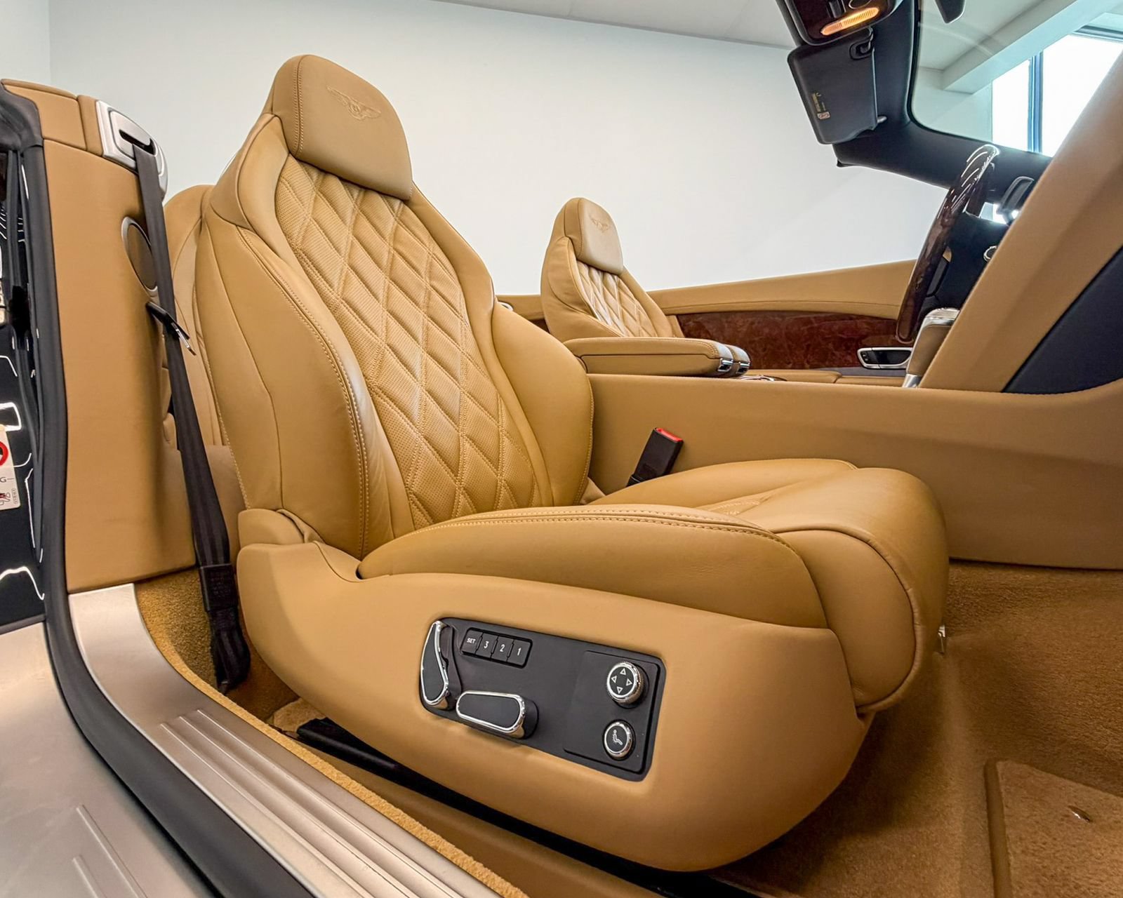 Used 2014 Bentley Continental GT AWD/4WD image 9