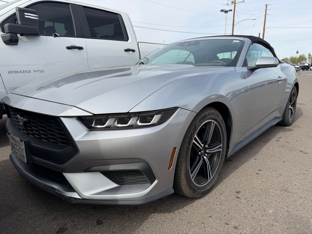 Used 2024 Ford Mustang Convertible image 5