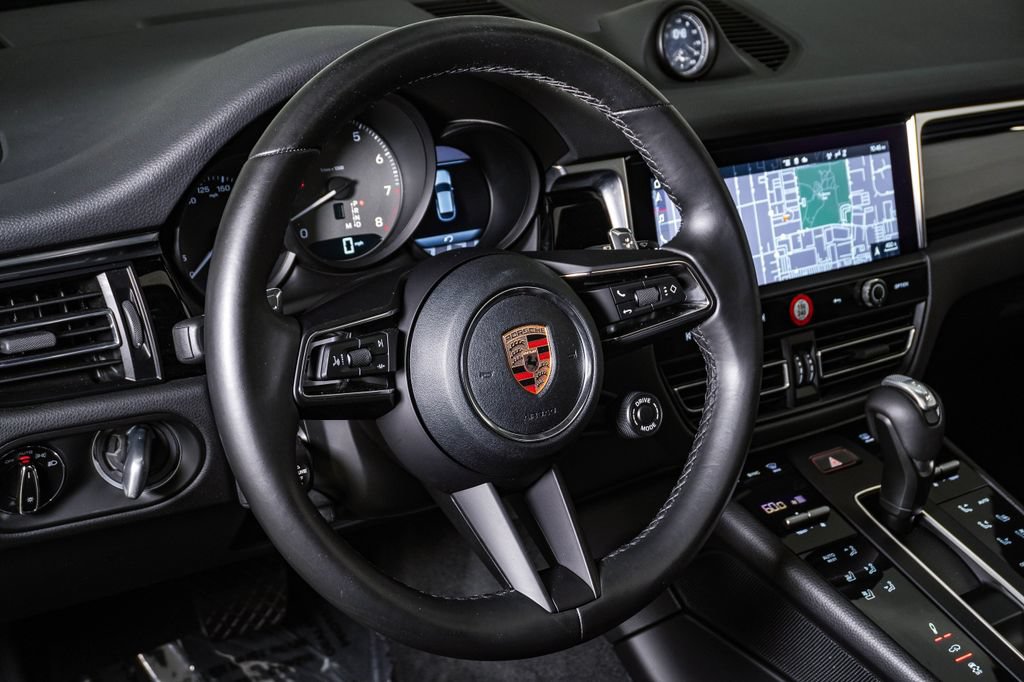 Used 2024 Porsche Macan S AWD/4WD image 18