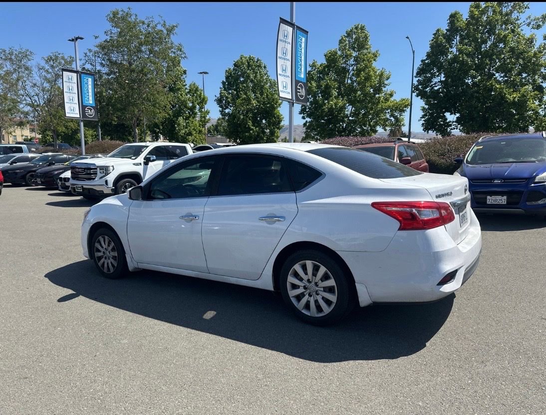 Used 2019 Nissan Sentra S FWD image 4
