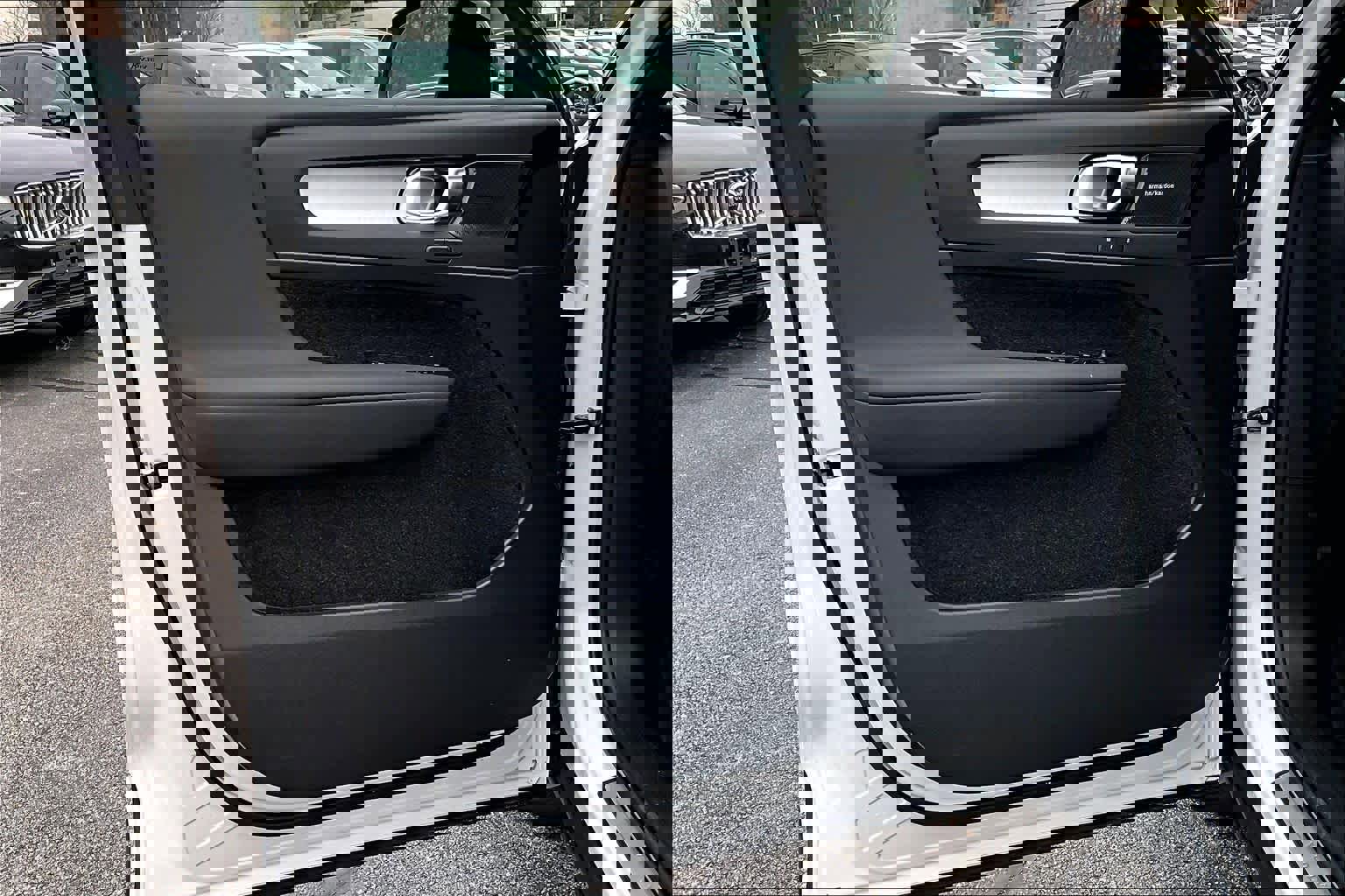 New 2026 Volvo XC40 B5 Ultra w/ Protection Package Premier image 11