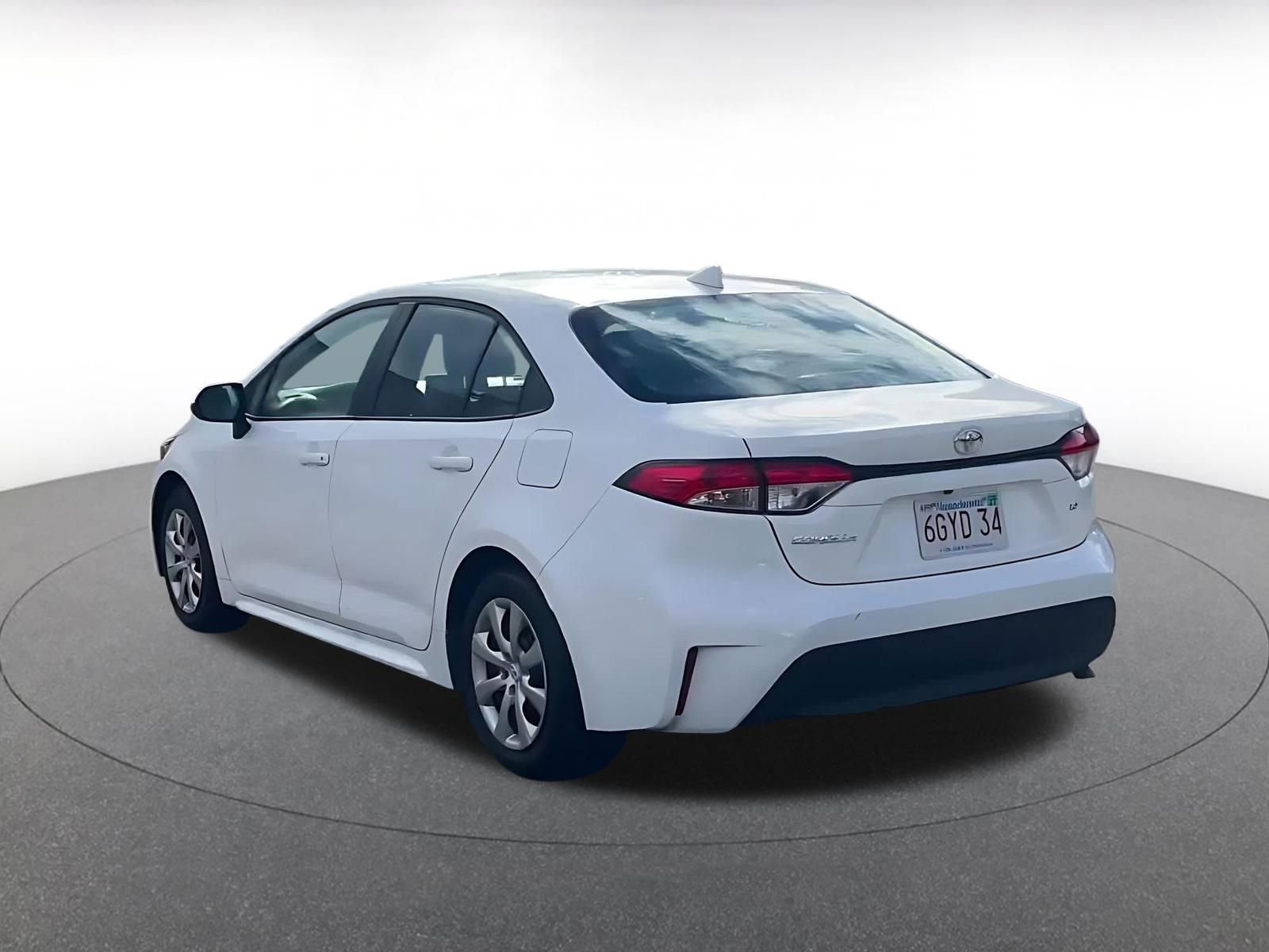 Used 2025 Toyota Corolla LE image 11