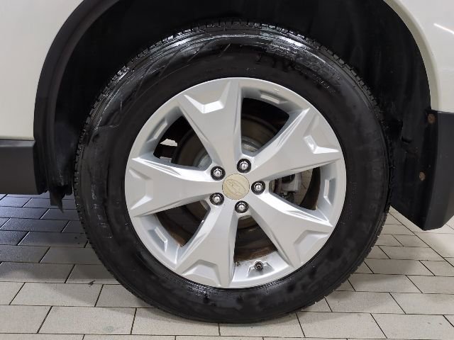 Used 2015 Subaru Forester 2.5i Premium w/ All-Weather Package AWD/4WD image 24