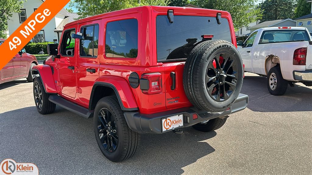 Used 2025 Jeep Wrangler Unlimited Sahara AWD/4WD image 6