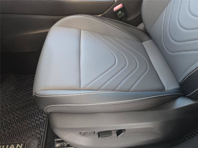 New 2026 Volkswagen Tiguan SE FWD image 14