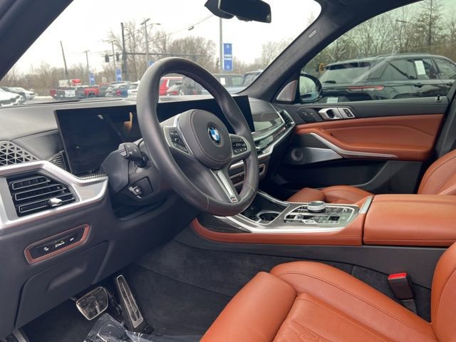 Used 2025 BMW X7 M60i image 2