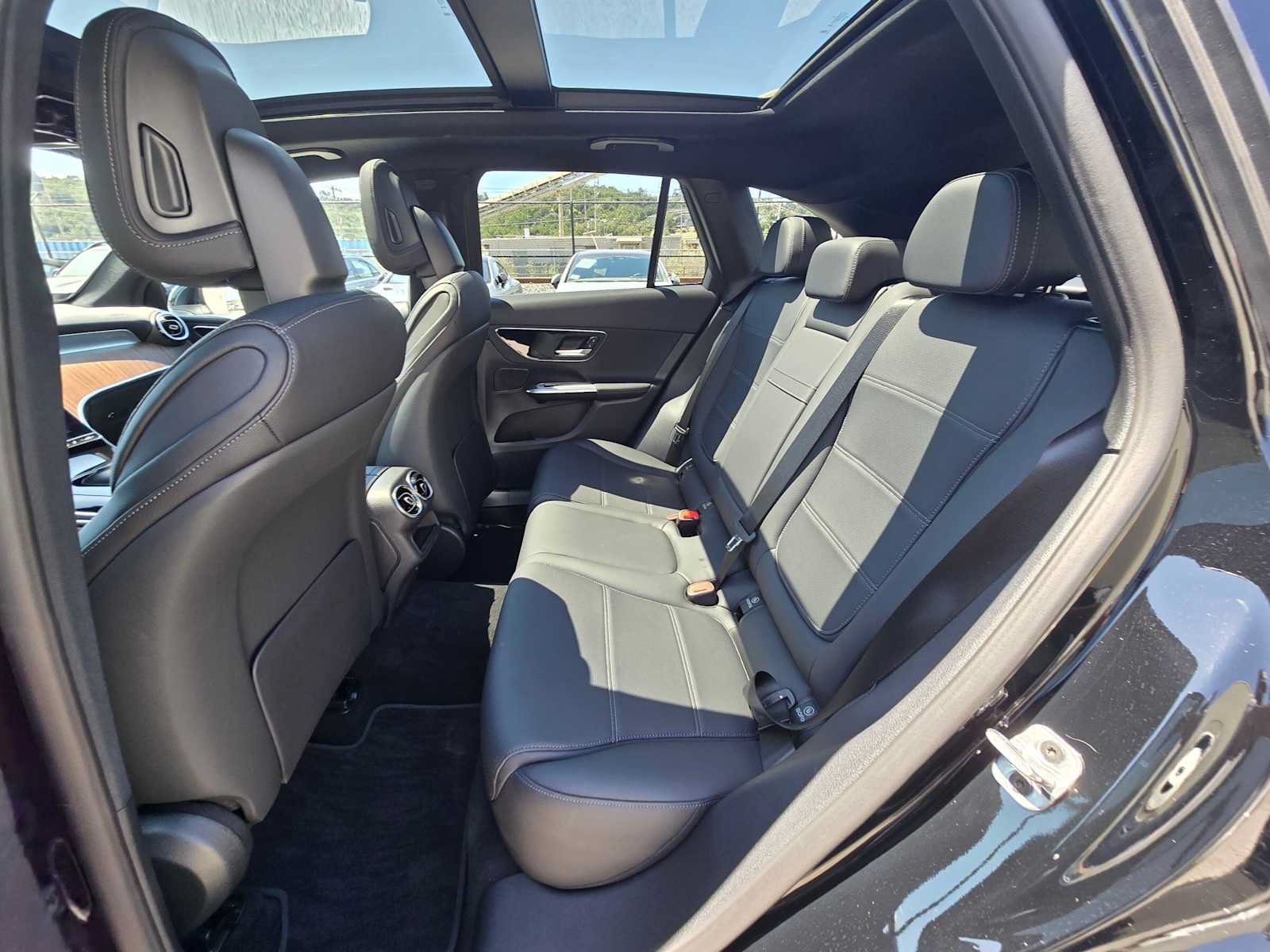 Used 2026 Mercedes-Benz GLC 300 4MATIC image 16