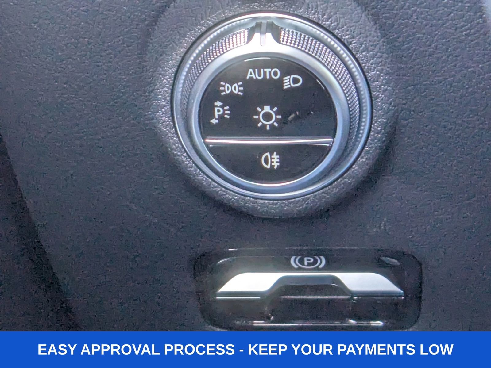 Used 2025 Mercedes-Benz C 300 Sedan image 37