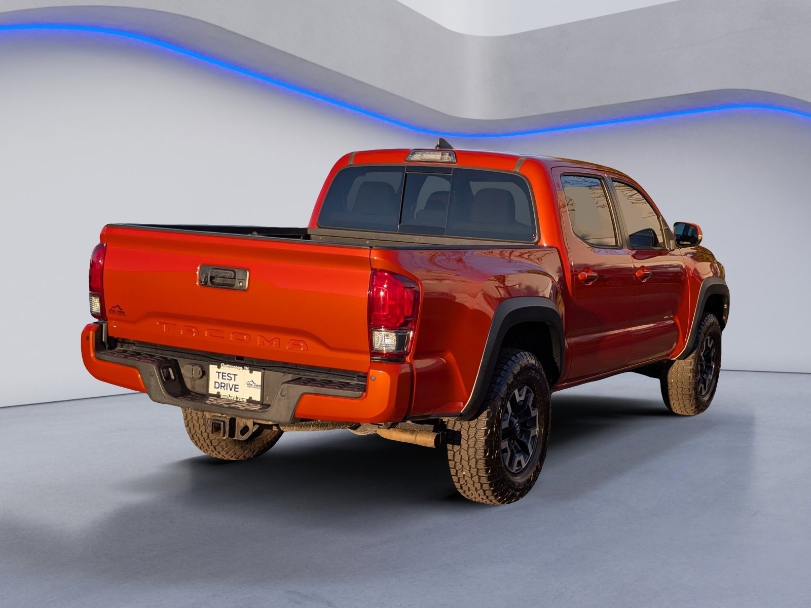 Used 2017 Toyota Tacoma TRD Sport image 9