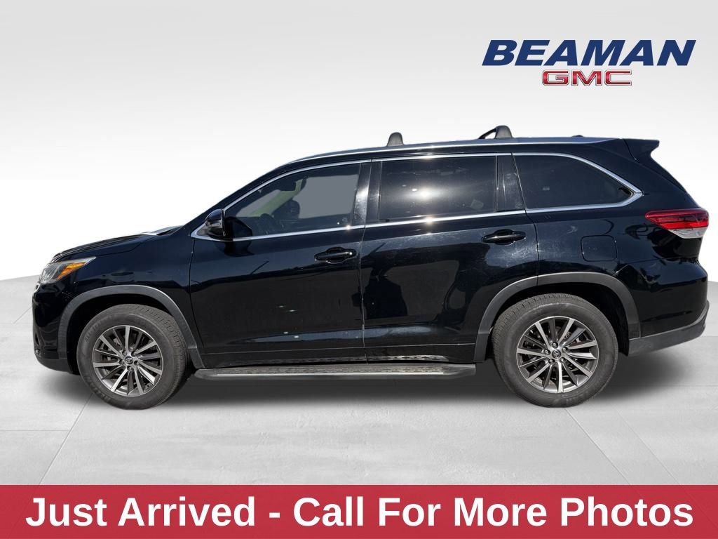 Used 2017 Toyota Highlander XLE w/ Carpet Mat Package