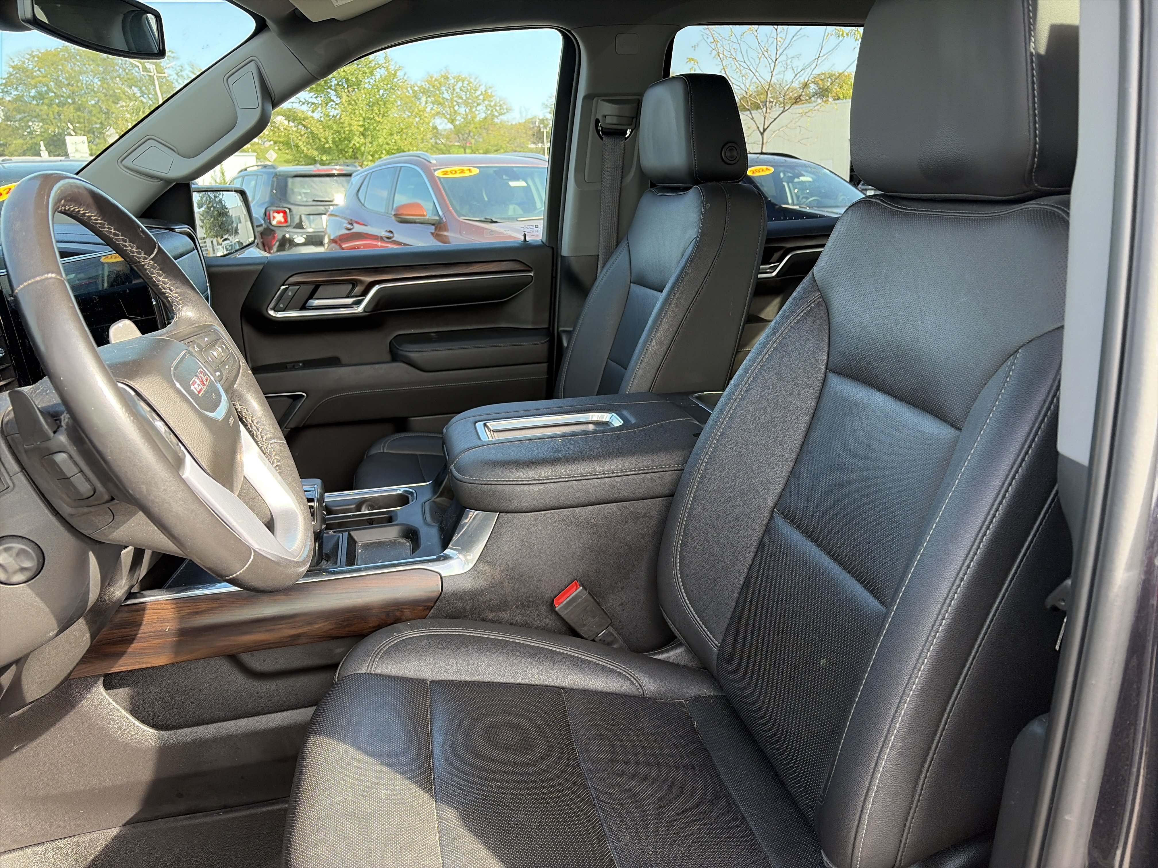 Used 2022 GMC Sierra 1500 SLT w/ SLT Premium Package AWD/4WD image 18