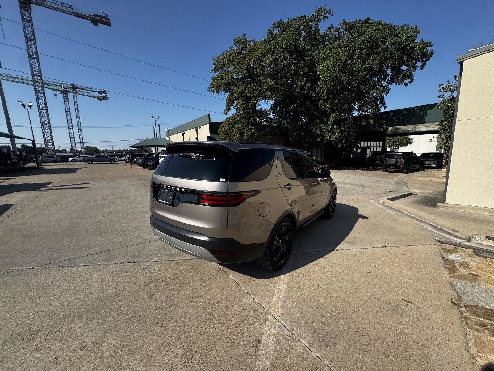 Certified 2025 Land Rover Discovery S AWD/4WD image 6