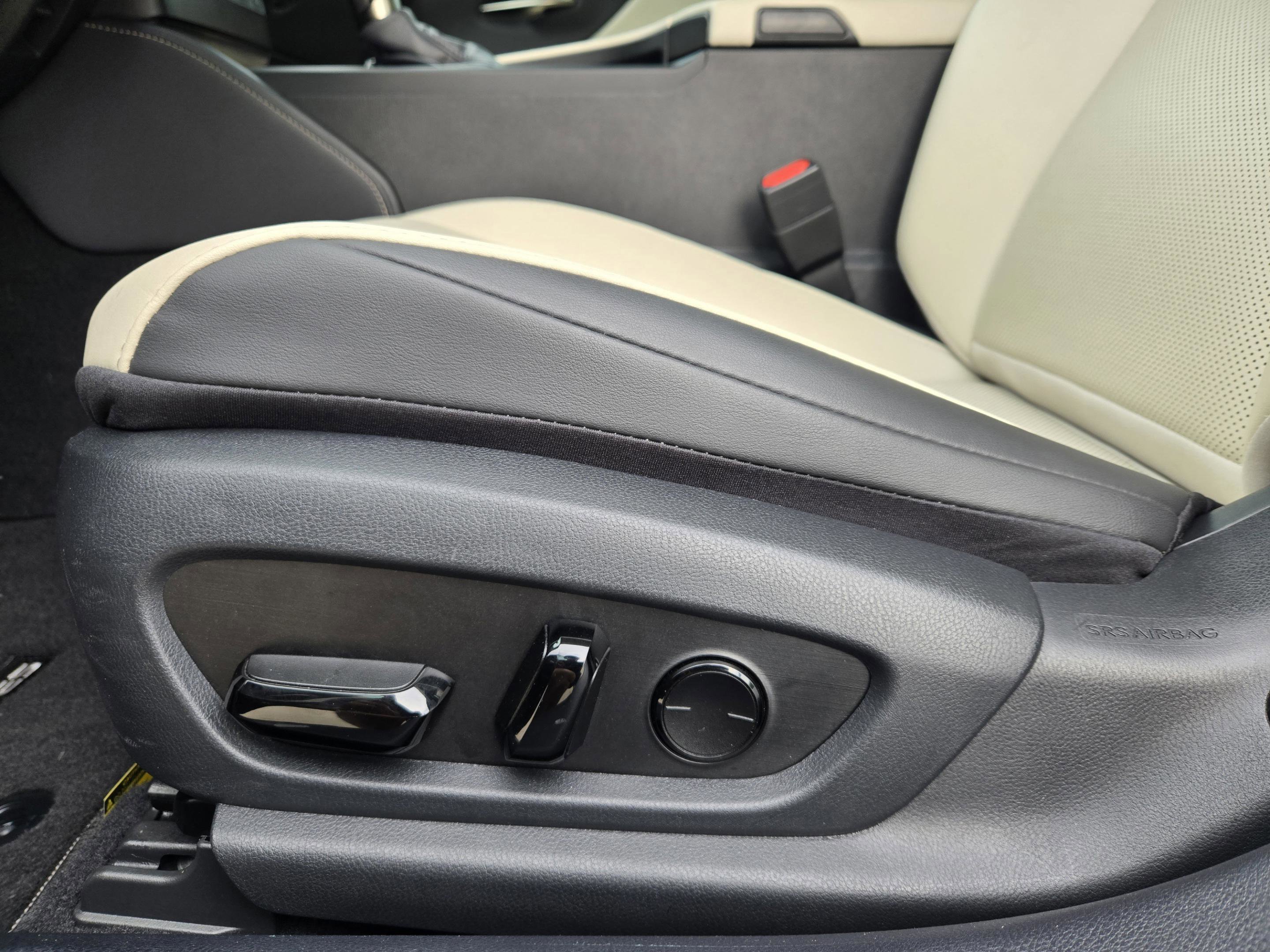 Used 2025 Lexus ES 350 Premium w/ Premium Package FWD image 23