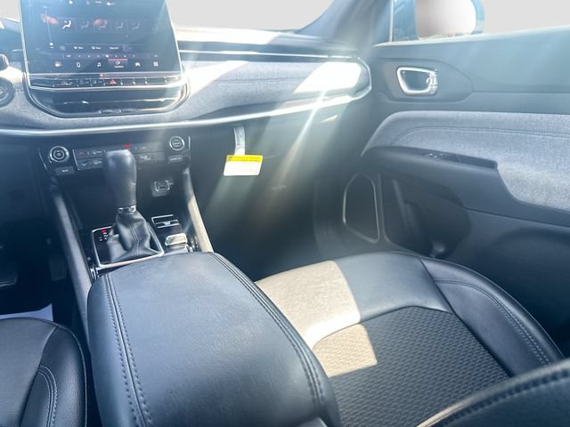 Used 2023 Jeep Compass Latitude AWD/4WD image 23