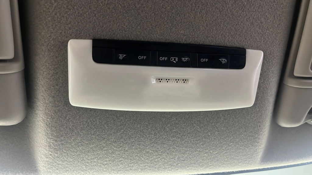 Used 2019 Nissan Kicks SV FWD image 23