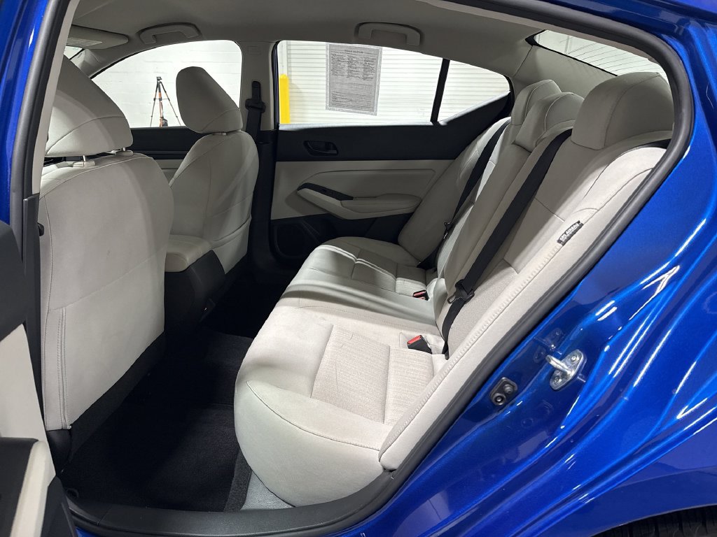 Used 2025 Nissan Altima 2.5 SV FWD image 22