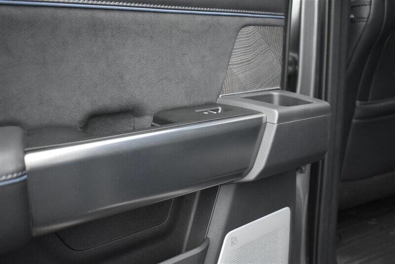 Used 2025 Ford F450 Platinum w/ FX4 Off-Road Package image 24