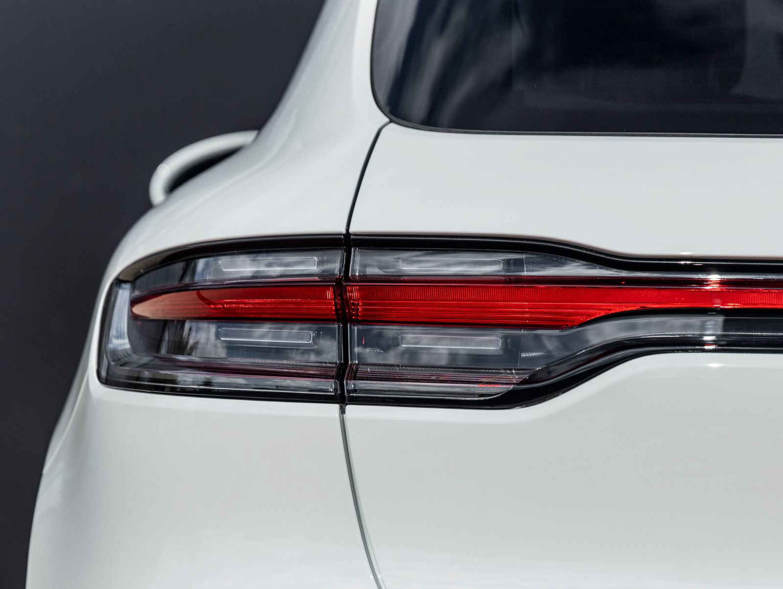 Certified 2026 Porsche Macan AWD/4WD image 14