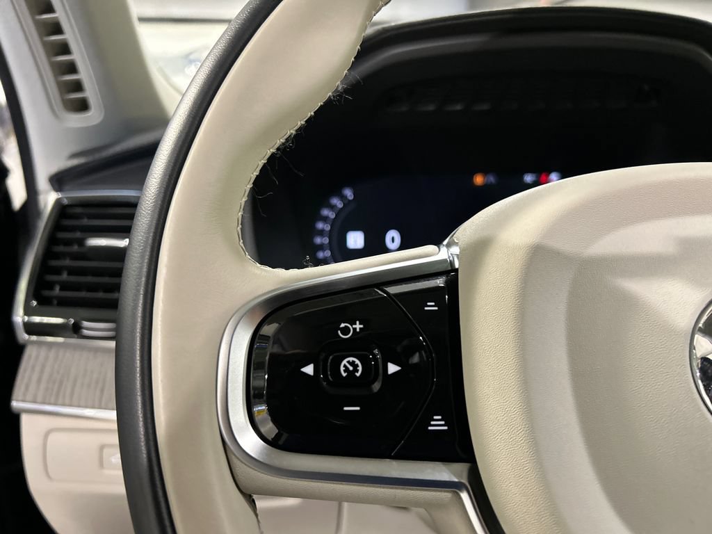 Certified 2025 Volvo XC90 T8 Ultra w/ Protection Package Premier AWD/4WD image 13