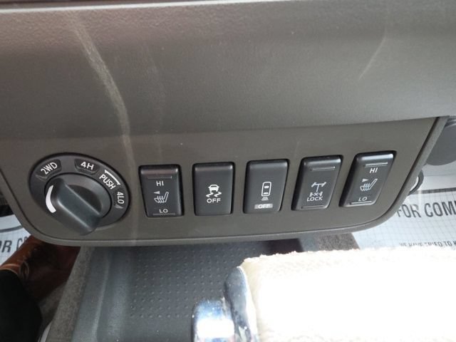 Used 2015 Nissan Frontier PRO-4X w/ Pro-4x Luxury Package AWD/4WD image 16