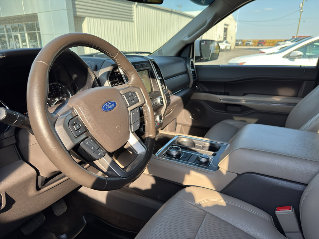 Used 2021 Ford Expedition Max XLT image 10