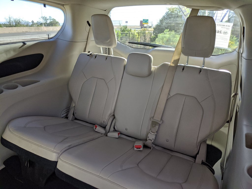 Used 2021 Chrysler Pacifica Touring-L FWD image 16