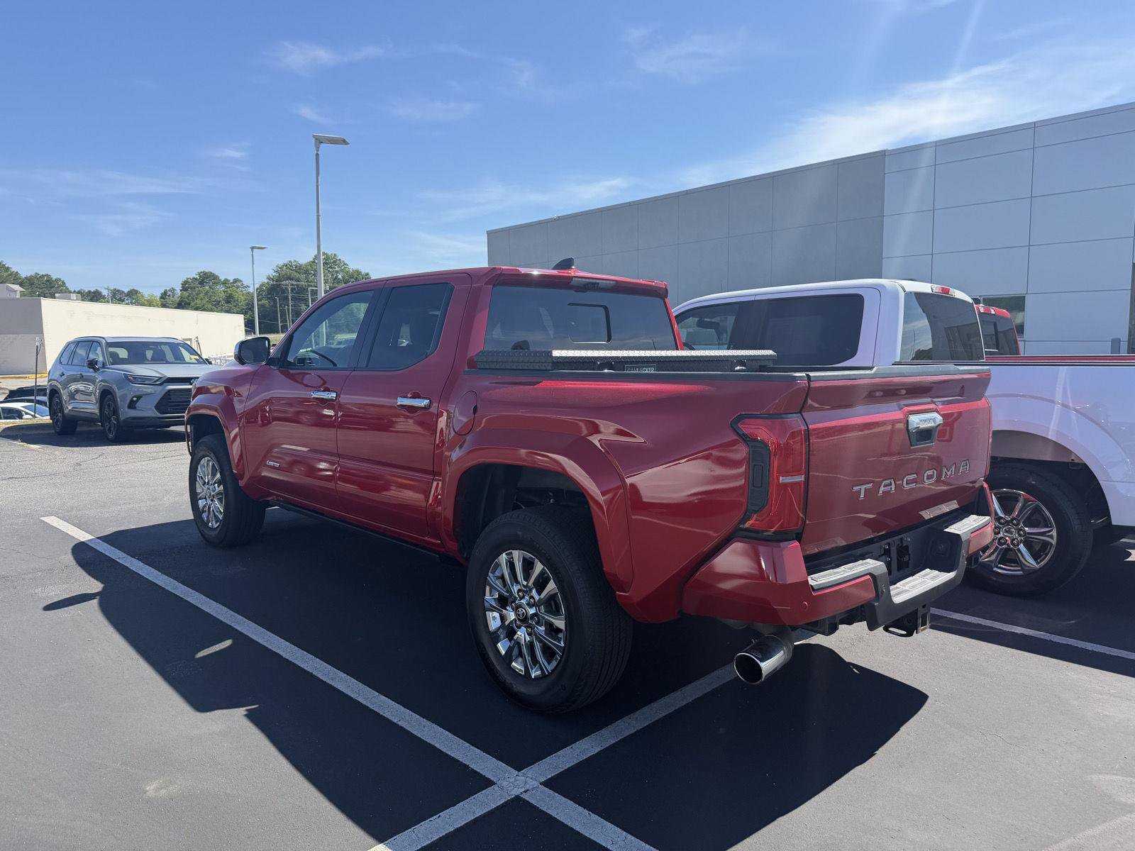 Used 2024 Toyota Tacoma Limited w/ Limited Package (LT) AWD/4WD image 5
