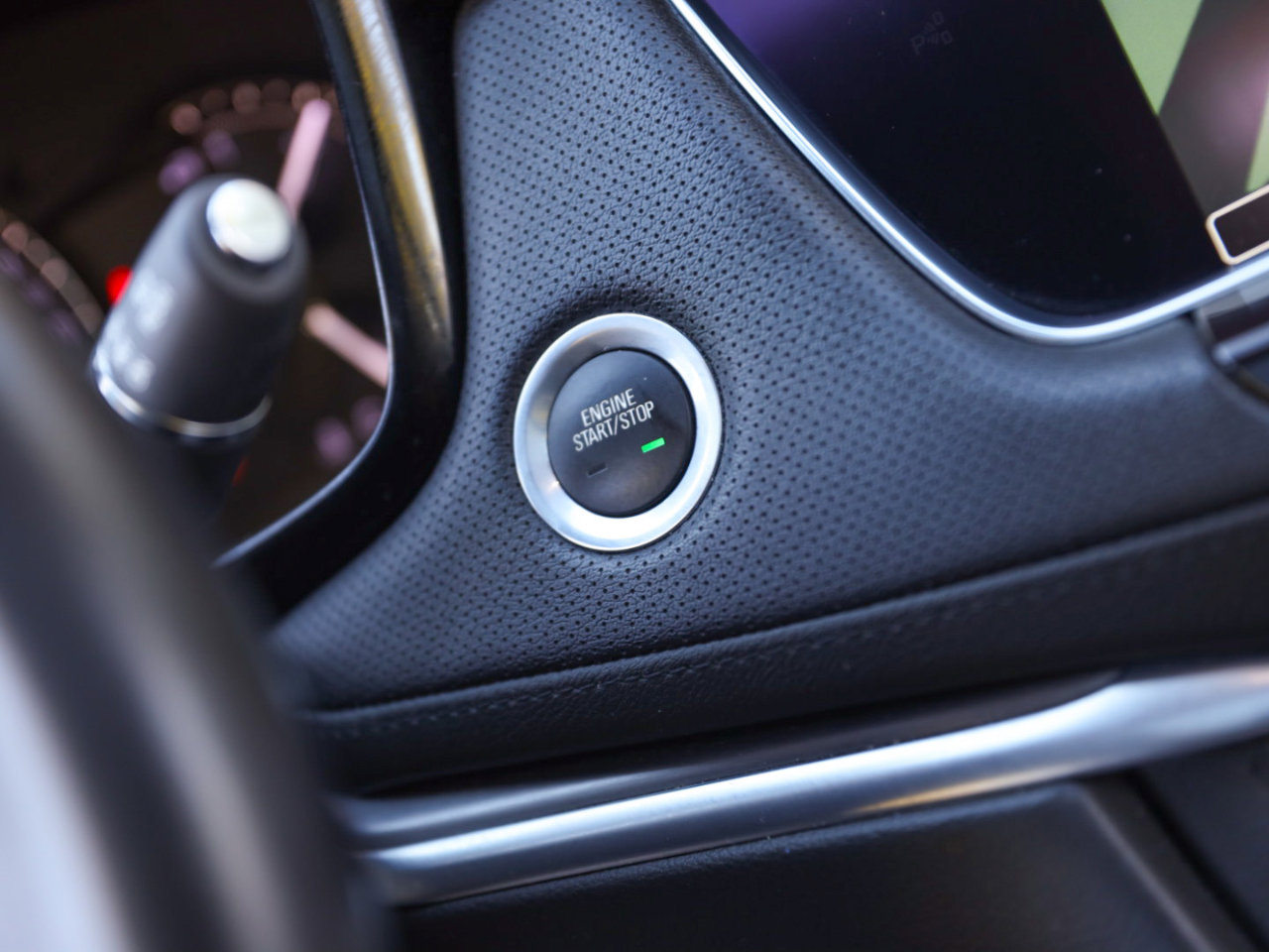 Used 2018 Cadillac XT5 Luxury w/ LPO, Black Ice Package image 20