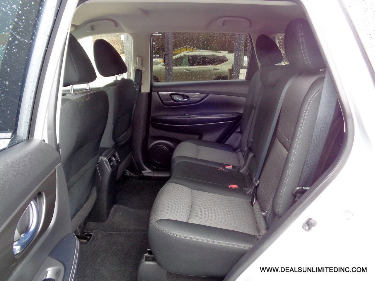 Used 2020 Nissan Rogue S w/ Special Edition Package image 15