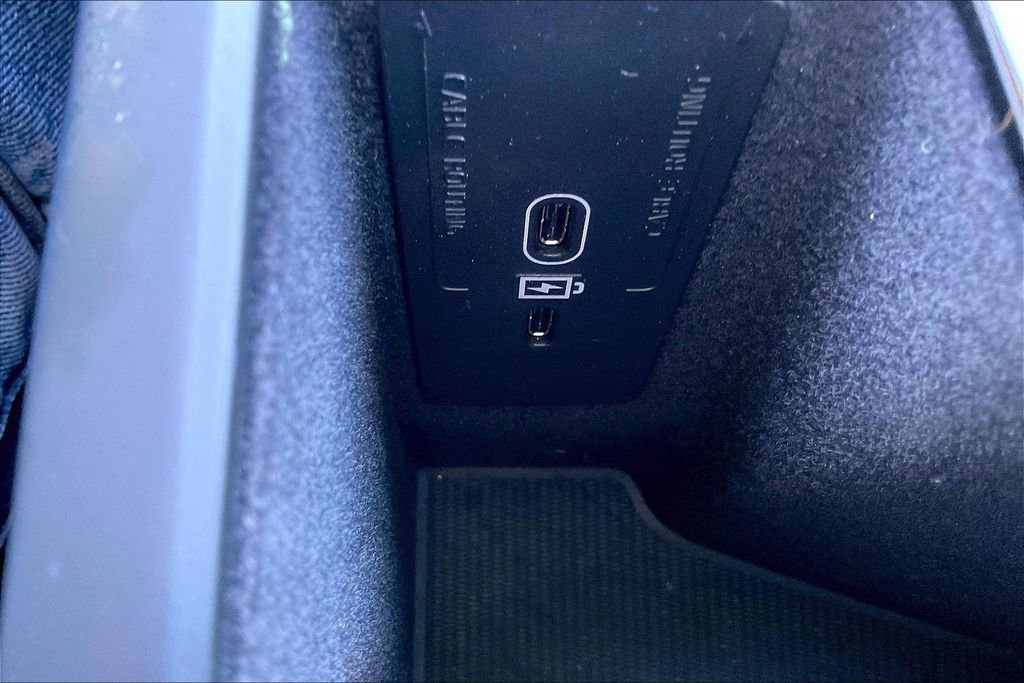 Used 2024 Volvo XC90 B6 Plus w/ Protection Package Premier image 32