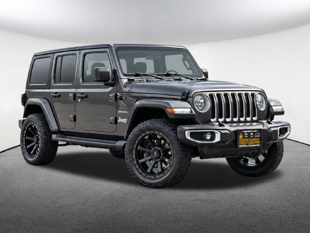 Used 2018 Jeep Wrangler Unlimited Sahara AWD/4WD image 36
