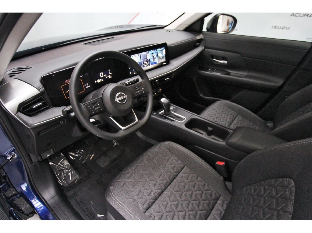Used 2026 Nissan Kicks SV w/ SV Premium Package FWD image 12