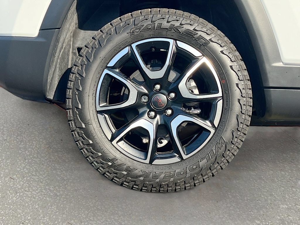 Used 2025 Jeep Compass Trailhawk AWD/4WD image 27