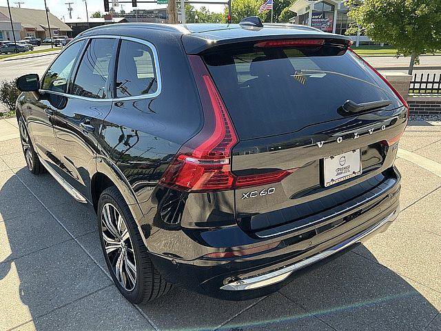 Certified 2023 Volvo XC60 B5 Plus w/ Climate Package AWD/4WD image 11