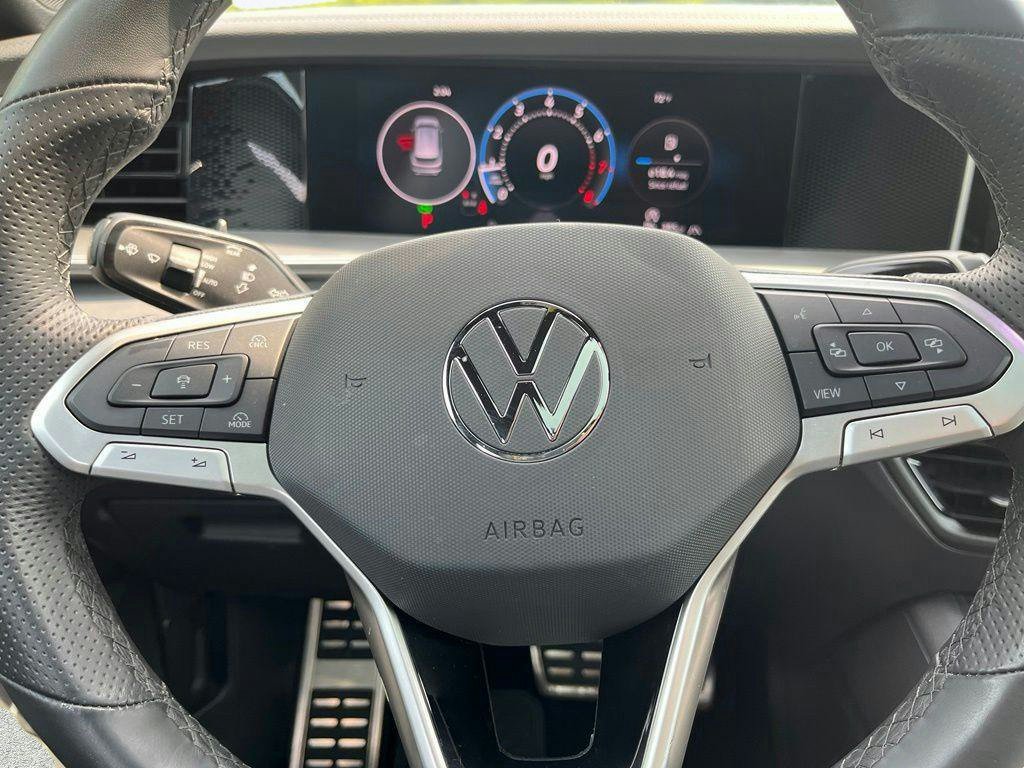 Certified 2026 Volkswagen Tiguan SE R-Line AWD/4WD image 22