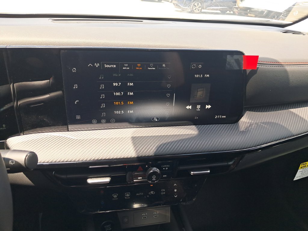 New 2026 Nissan Kicks SR AWD/4WD image 18